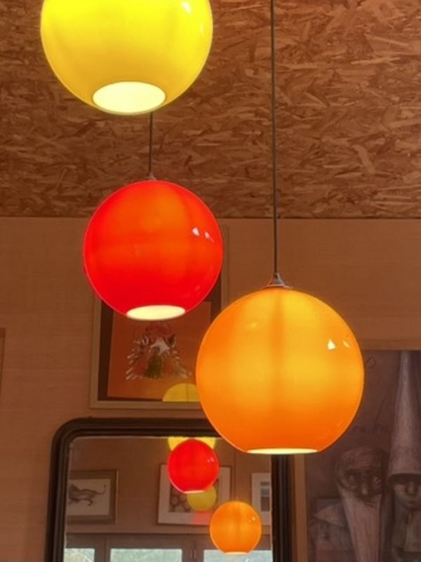 trio d'opaline ronde et leur reflet
